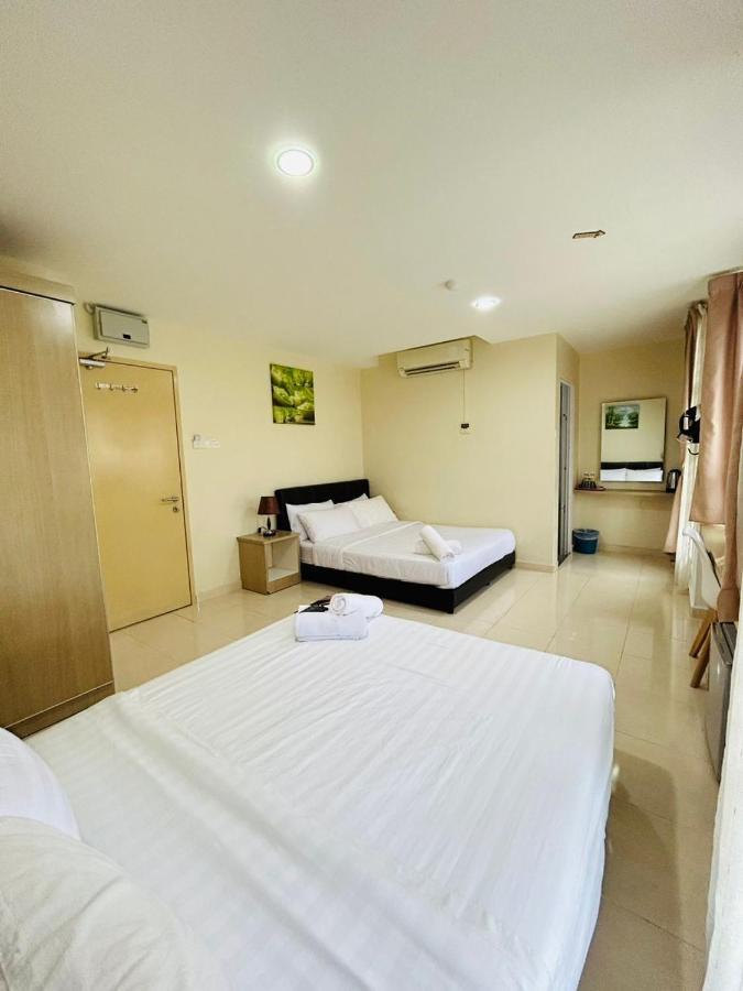 Noor Hotel Kangar Exterior photo